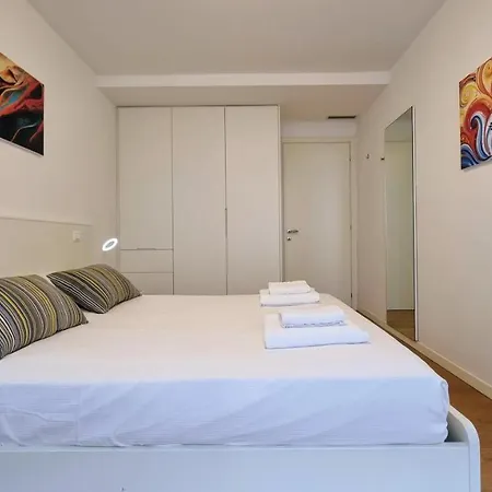 Roma 24 * Триест